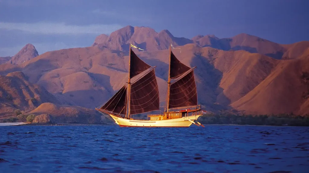 Silolona Sojourns - Kija Travel - Top 5 Luxury Liveaboards in Indonesia